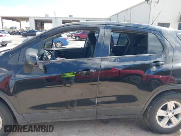 2019 Chevrolet Trax LS with VIN 3GNCJKSBXKL373323, listed as a IAAI auction lot 43242488 with 88,811 mi miles and . Bid and sale history available at DreamBid. Image 13.