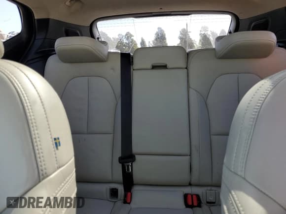 ✅ 2023 Volvo XC40 Plus Dark Theme • VIN: YV4L12UW1P2931333 • Lot: 53039055. Listed on Copart with 43,902 mi. Free auction sales archive from the USA and detailed vehicle history report at DreamBid. Image 10.