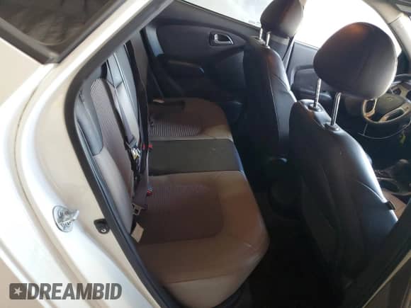 2011 Hyundai Tucson GLS z VIN KM8JU3AC0BU128555, wystawiony jako Copart lot #86261275 z przebiegiem 177 820 mil mil oraz Szkoda całkowita • Salvage title. Historia ofert i sprzedaży dostępna na DreamBid. Obrazek 11.