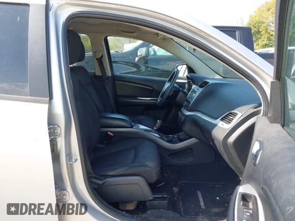 ✅ 2011 Dodge Journey Mainstreet • VIN: 3D4PH1FG6BT559384 • Lot: 43358618. Listed on IAAI with 148,054 mi. Free auction sales archive from the USA and detailed vehicle history report at DreamBid. Image 5.