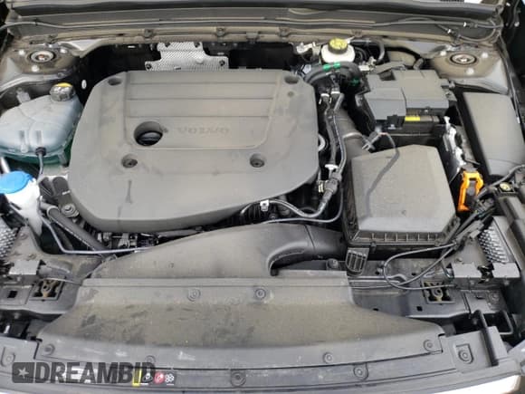 ✅ 2025 Volvo XC40 Plus Bright Theme • VIN: YV4L12UE0S2485658 • Lot: 70833025. Listed on Copart with 17,245 mi. Free auction sales archive from the USA and detailed vehicle history report at DreamBid. Image 11.