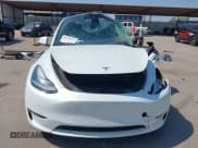 ✅ 2023 Tesla Model Y Long Range • VIN: 7SAYGDEEXPA146931 • Lot: 43233637. Wystawiony na IAAI z przebiegiem 22 784 mil. Bezpłatny archiwum sprzedaży aukcyjnych z USA i szczegółowy raport historii pojazdu na DreamBid. Zdjęcie 12.