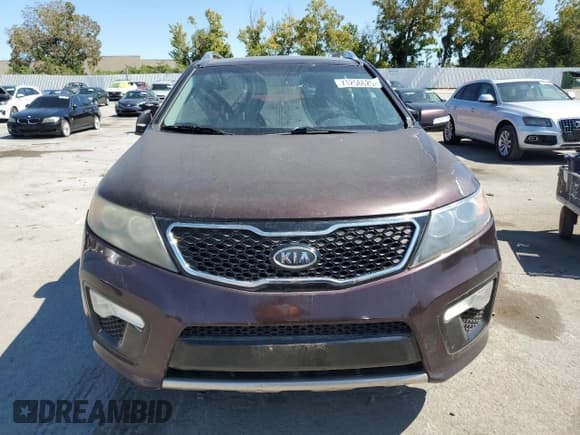✅ 2012 Kia Sorento SX • VIN: 5XYKW4A21CG187875 • Lot: 71256625. Wystawiony na Copart z przebiegiem Nie podano. Bezpłatny archiwum sprzedaży aukcyjnych z USA i szczegółowy raport historii pojazdu na DreamBid. Zdjęcie 5.