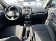 ✅ 2014 Nissan Versa SV • VIN: 3N1CN7AP4EL842114 • Лот: 89916025. Опубликован ранее на Copart с пробегом 137 253 миль. Бесплатный доступ к архиву аукционных продаж из США и подробный отчёт об истории автомобиля на DreamBid. Изображение 9.