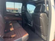 ✅ 2022 GMC Sierra 1500 Denali Ultimate • VIN: 1GTUUHET2NZ514460 • Лот: 65281035. Опубликован ранее на Copart с пробегом 28 550 миль. Бесплатный доступ к архиву аукционных продаж из США и подробный отчёт об истории автомобиля на DreamBid. Изображение 6.