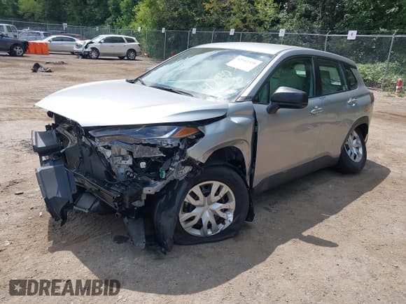 ✅ 2022 Toyota Corolla Cross L • VIN: 7MUAAAAG5NV035324 • Lot: 42942325. Listed on IAAI with 36,269 mi. Free auction sales archive from the USA and detailed vehicle history report at DreamBid. Image 17.