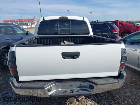 ✅ 2008 Toyota Tacoma PreRunner • VIN: 3TMJU62N88M062890 • Lot: 43896923. Listed on IAAI with 219,789 mi. Free auction sales archive from the USA and detailed vehicle history report at DreamBid. Image 16.