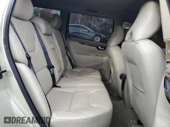 ✅ 2006 Volvo V70 2.5L Turbo • VIN: YV1SW592662578670 • Lot: 92181065. Listed on Copart with 239,115 mi. Free auction sales archive from the USA and detailed vehicle history report at DreamBid. Image 11.