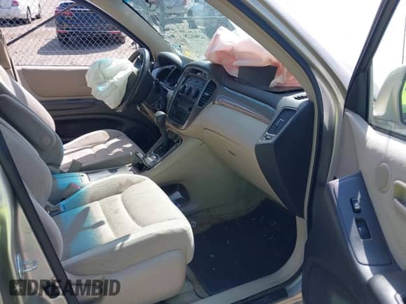 2003 Toyota Highlander z VIN JTEGF21A730076461, wystawiony jako IAAI lot #42961129 z przebiegiem 106 515 mil mil oraz . Historia ofert i sprzedaży dostępna na DreamBid. Obrazek 5.