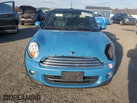 ✅ 2014 MINI Convertible • VIN: WMWZN3C55ET861081 • Lot: 91833055. Wystawiony na Copart z przebiegiem 78 885 mil. Bezpłatny archiwum sprzedaży aukcyjnych z USA i szczegółowy raport historii pojazdu na DreamBid. Zdjęcie 5.