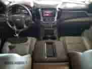 2019 Chevrolet Suburban LT z VIN 1GNSCHKC2KR361855, wystawiony jako Copart lot #84461665 z przebiegiem 80 103 mil mil oraz Szkoda całkowita • Salvage title. Historia ofert i sprzedaży dostępna na DreamBid. Obrazek 8.