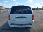 ✅ 2008 Chrysler Town & Country Touring • VIN: 2A8HR54PX8R108343 • Lot: 43082645. Listed on IAAI with 123,954 mi. Free auction sales archive from the USA and detailed vehicle history report at DreamBid. Image 16.