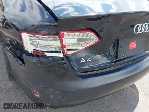 ✅ 2012 Audi A4 Premium • VIN: WAUBFAFL9CN020167 • Lot: 42838473. Wystawiony na IAAI z przebiegiem 175 418 mil. Bezpłatny archiwum sprzedaży aukcyjnych z USA i szczegółowy raport historii pojazdu na DreamBid. Zdjęcie 15.