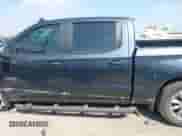2022 Chevrolet Silverado 1500 LT z VIN 1GCPWCED8NZ104295, wystawiony jako IAAI lot #42053778 z przebiegiem 65 737 mil mil oraz . Historia ofert i sprzedaży dostępna na DreamBid. Obrazek 14.