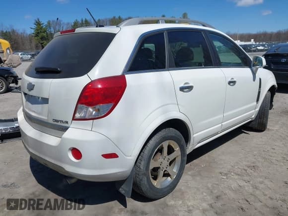 ✅ 2012 Chevrolet Captiva Sport LTZ • VIN: 3GNFL4E57CS641437 • Lot: 42045584. Wystawiony na IAAI z przebiegiem 197 818 mil. Bezpłatny archiwum sprzedaży aukcyjnych z USA i szczegółowy raport historii pojazdu na DreamBid. Zdjęcie 4.