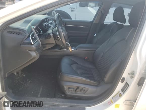 ✅ 2018 Toyota Camry SE • VIN: 4T1B11HK0JU534932 • Lot: 67406075. Wystawiony na Copart z przebiegiem 182 065 mil. Bezpłatny archiwum sprzedaży aukcyjnych z USA i szczegółowy raport historii pojazdu na DreamBid. Zdjęcie 7.