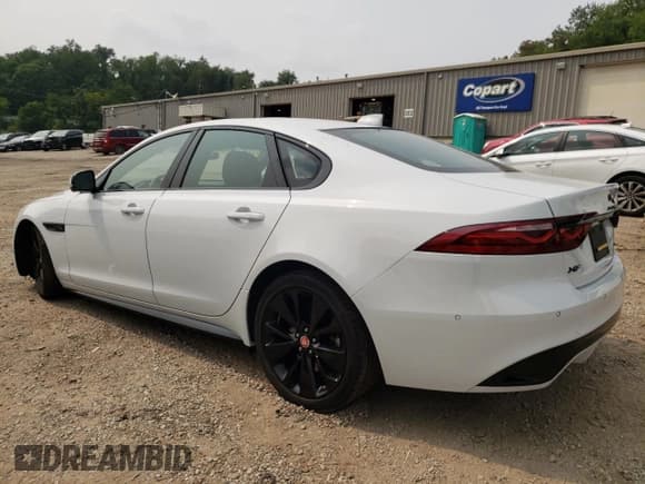 ✅ 2021 Jaguar XF R-Dynamic SE • VIN: SAJBL4GX3MCY88985 • Lot: 62696523. Wystawiony na Copart z przebiegiem 12 160 mil. Bezpłatny archiwum sprzedaży aukcyjnych z USA i szczegółowy raport historii pojazdu na DreamBid. Zdjęcie 2.