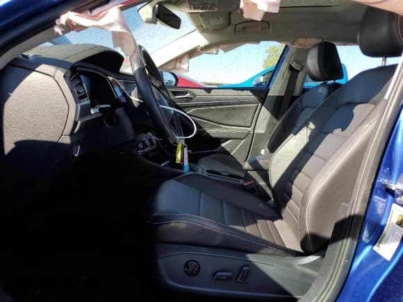 ✅ 2024 Volkswagen Jetta SE • VIN: 3VW7M7BU0RM056362 • Lot: 89521315. Listed on Copart with 26,182 mi. Free auction sales archive from the USA and detailed vehicle history report at DreamBid. Image 7.