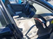 ✅ 2004 Volvo V70 XC Cross Country • VIN: YV1SZ59H041148406 • Lot: 37881893. Listed on IAAI with 176,197 mi. Free auction sales archive from the USA and detailed vehicle history report at DreamBid. Image 5.