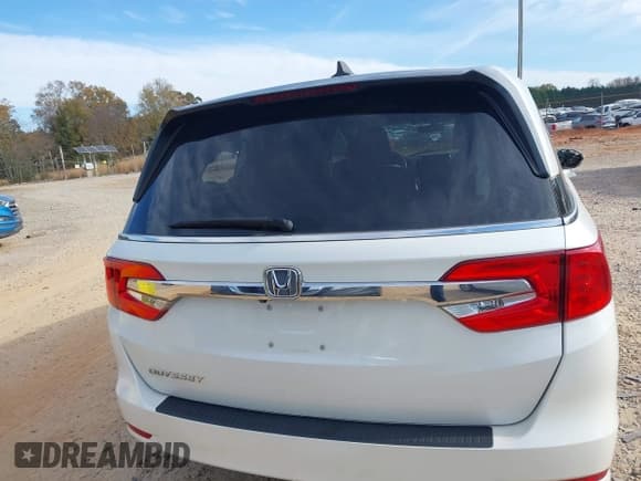 ✅ 2018 Honda Odyssey EX-L • VIN: 5FNRL6H78JB040039 • Lot: 43636180. Listed on IAAI with 73,195 mi. Free auction sales archive from the USA and detailed vehicle history report at DreamBid. Image 16.