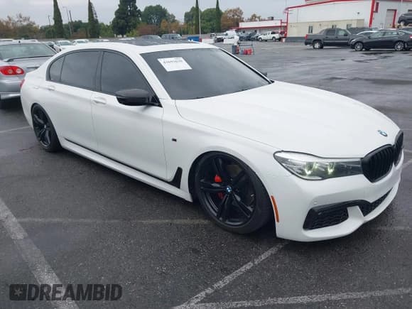 ✅ 2016 BMW 7 Series 740i • VIN: WBA7E2C56GG547033 • Lot: 43693630. Listed on IAAI with 134,884 mi. Free auction sales archive from the USA and detailed vehicle history report at DreamBid. Image 1.