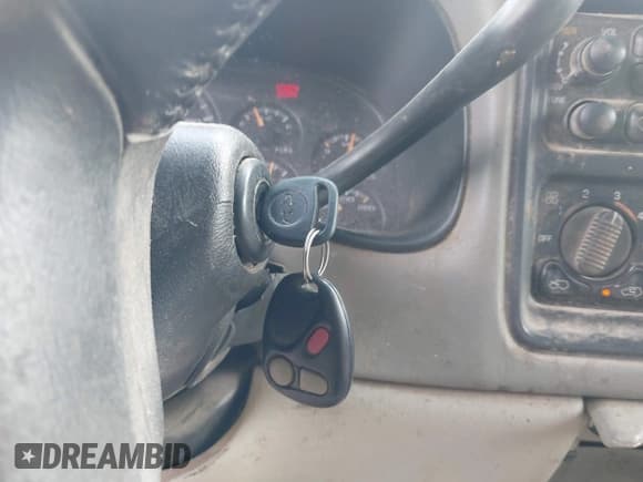 ✅ 2001 Chevrolet Suburban LT • VIN: 3GNGK26G81G243391 • Lot: 42546624. Listed on IAAI with 295,585 mi. Free auction sales archive from the USA and detailed vehicle history report at DreamBid. Image 11.