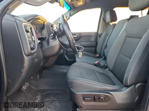 ✅ 2019 Chevrolet Silverado 1500 RST • VIN: 1GCPWDED8KZ126976 • Lot: 89531595. Listed on Copart with 100,554 mi. Free auction sales archive from the USA and detailed vehicle history report at DreamBid. Image 7.
