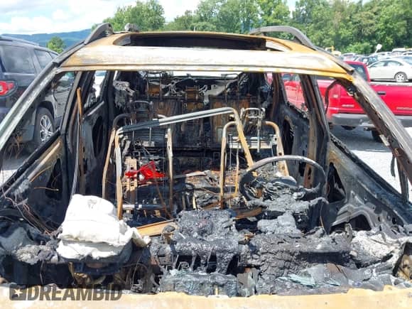 2015 Subaru Forester Premium с VIN JF2SJADC0FH431109, выставлен на аукционе IAAI как лот 42959042 с пробегом Не указан миль и . История ставок и продаж доступна на DreamBid. Изображение 12.