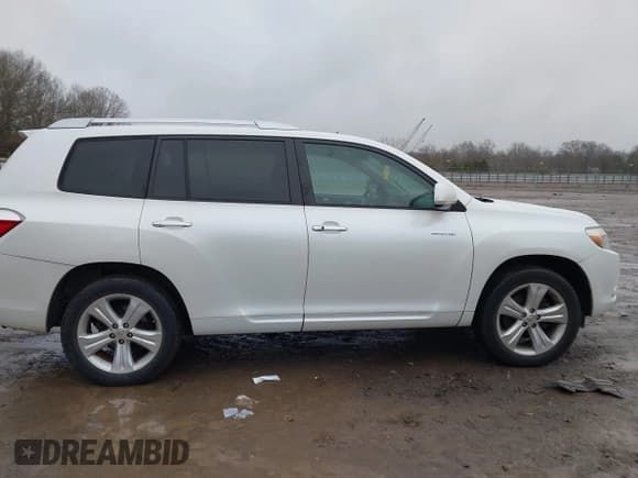 ✅ 2010 Toyota Highlander Limited • VIN: 5TDDK3EH7AS018778 • Лот: 43772370. Опубликован ранее на IAAI с пробегом 111 103 миль. Бесплатный доступ к архиву аукционных продаж из США и подробный отчёт об истории автомобиля на DreamBid. Изображение 13.