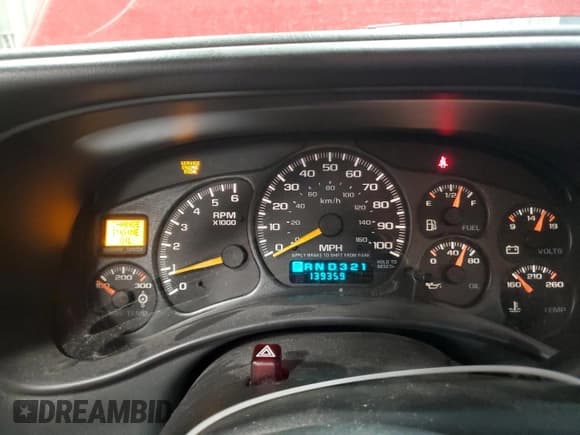 ✅ 2001 Chevrolet Silverado 2500HD LS • VIN: 1GCHK29U81E250671 • Lot: 61221475. Wystawiony na Copart z przebiegiem 139 359 mil. Bezpłatny archiwum sprzedaży aukcyjnych z USA i szczegółowy raport historii pojazdu na DreamBid. Zdjęcie 9.