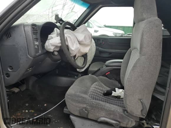 2002 Chevrolet Blazer LS with VIN 1GNCS18W92K112977, listed as a Copart auction lot 58580545 with Not provided miles and Salvage title. Bid and sale history available at DreamBid. Image 7.