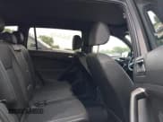 ✅ 2024 Volkswagen Tiguan SE R-Line Black • VIN: 3VV8B7AX9RM105729 • Lot: 43060610. Wystawiony na IAAI z przebiegiem 13 435 mil. Bezpłatny archiwum sprzedaży aukcyjnych z USA i szczegółowy raport historii pojazdu na DreamBid. Zdjęcie 8.