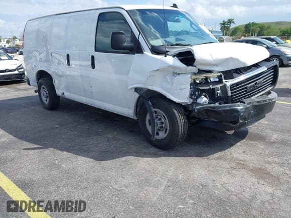 ✅ 2022 GMC Savana Cargo • VIN: 1GTW7AFP1N1139006 • Lot: 41707713. Wystawiony na IAAI z przebiegiem 5 710 mil. Bezpłatny archiwum sprzedaży aukcyjnych z USA i szczegółowy raport historii pojazdu na DreamBid. Zdjęcie 1.