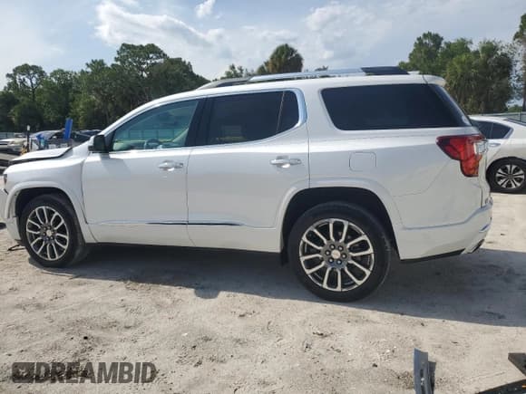 ✅ 2020 GMC Acadia Denali • VIN: 1GKKNPLS3LZ210516 • Лот: 55962585. Опубликован ранее на Copart с пробегом 24 160 миль. Бесплатный доступ к архиву аукционных продаж из США и подробный отчёт об истории автомобиля на DreamBid. Изображение 2.