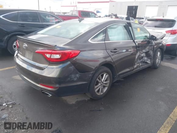 ✅ 2016 Hyundai Sonata SE • VIN: 5NPE24AF2GH371541 • Лот: 43440873. Опубликован ранее на IAAI с пробегом Не указан. Бесплатный доступ к архиву аукционных продаж из США и подробный отчёт об истории автомобиля на DreamBid. Изображение 4.
