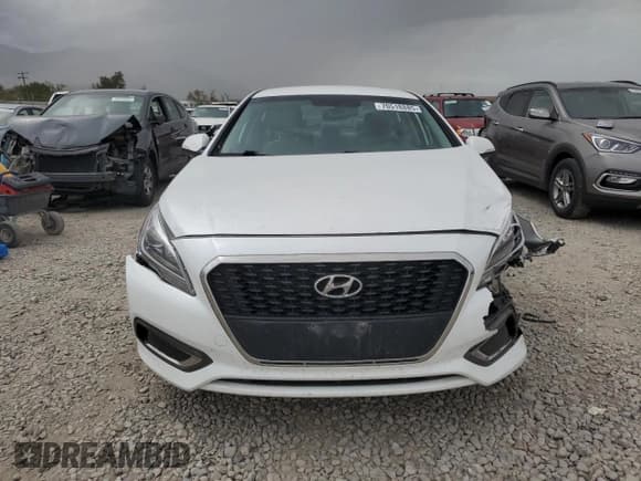 ✅ 2017 Hyundai Sonata SE • VIN: KMHE24L31HA061419 • Lot: 70518885. Listed on Copart with 70,889 mi. Free auction sales archive from the USA and detailed vehicle history report at DreamBid. Image 5.