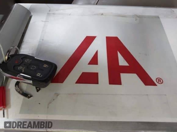 ✅ 2020 Chevrolet Suburban LT • VIN: 1GNSCHKC3LR181222 • Lot: 43047813. Wystawiony na IAAI z przebiegiem 103 318 mil. Bezpłatny archiwum sprzedaży aukcyjnych z USA i szczegółowy raport historii pojazdu na DreamBid. Zdjęcie 11.