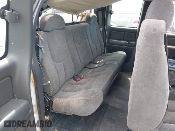 ✅ 2003 Chevrolet Silverado 1500 LS • VIN: 1GCEC19V93E133025 • Lot: 42789561. Listed on IAAI with 481,841 mi. Free auction sales archive from the USA and detailed vehicle history report at DreamBid. Image 8.