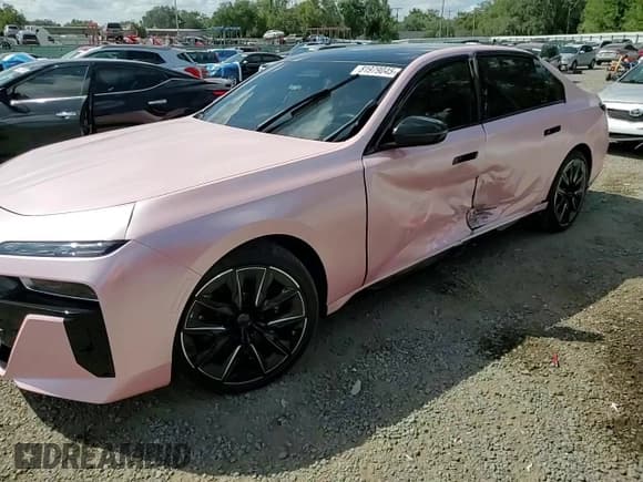 ✅ 2024 BMW 7 Series 760i xDrive • VIN: WBA33EJ01RCT01532 • Lot: 81979045. Wystawiony na Copart z przebiegiem Nie podano. Bezpłatny archiwum sprzedaży aukcyjnych z USA i szczegółowy raport historii pojazdu na DreamBid. Zdjęcie 13.