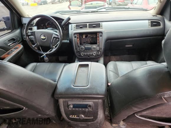 ✅ 2008 Chevrolet Silverado 2500HD LTZ • VIN: 1GCHK23648F203782 • Lot: 64229995. Wystawiony na Copart z przebiegiem 184 873 mil. Bezpłatny archiwum sprzedaży aukcyjnych z USA i szczegółowy raport historii pojazdu na DreamBid. Zdjęcie 8.