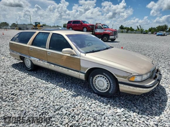 ✅ 1996 Buick Roadmaster Estate Collectors Edition • VIN: 1G4BR82P3TR415414 • Lot: 67954115. Wystawiony na Copart z przebiegiem 57 516 mil. Bezpłatny archiwum sprzedaży aukcyjnych z USA i szczegółowy raport historii pojazdu na DreamBid. Zdjęcie 4.