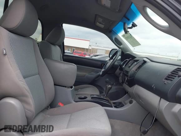 ✅ 2011 Toyota Tacoma • VIN: 5TFPX4EN1BX005899 • Lot: 42626321. Listed on IAAI with 152,098 mi. Free auction sales archive from the USA and detailed vehicle history report at DreamBid. Image 5.