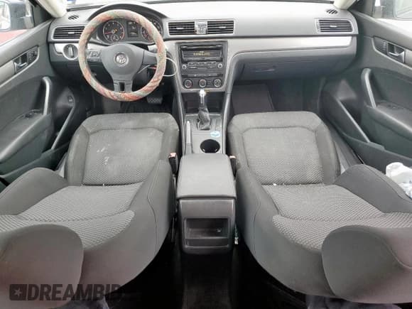 ✅ 2013 Volkswagen Passat S • VIN: 1VWAP7A32DC007583 • Лот: 46442615. Опубликован ранее на Copart с пробегом 137 210 миль. Бесплатный доступ к архиву аукционных продаж из США и подробный отчёт об истории автомобиля на DreamBid. Изображение 8.