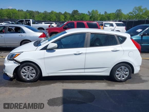 ✅ 2017 Hyundai Accent SE • VIN: KMHCT5AE5HU340871 • Лот: 41972326. Опубликован ранее на IAAI с пробегом 112 378 миль. Бесплатный доступ к архиву аукционных продаж из США и подробный отчёт об истории автомобиля на DreamBid. Изображение 14.