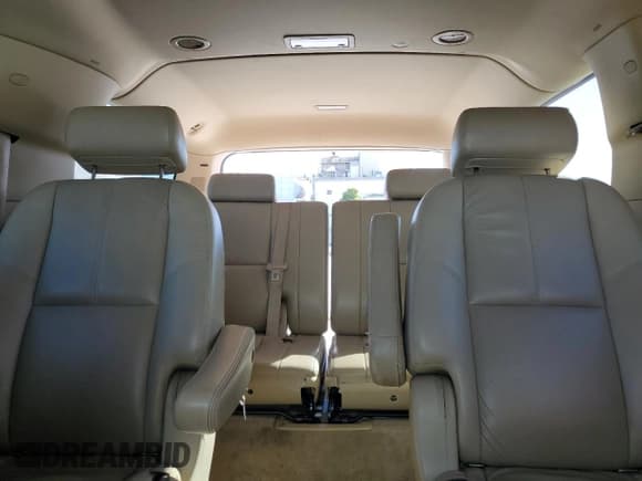 ✅ 2008 Chevrolet Suburban LTZ • VIN: 3GNFK16378G286889 • Lot: 89491935. Wystawiony na Copart z przebiegiem 227 268 mil. Bezpłatny archiwum sprzedaży aukcyjnych z USA i szczegółowy raport historii pojazdu na DreamBid. Zdjęcie 10.