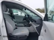 ✅ 2025 Hyundai Kona SEL • VIN: KM8HBCAB3SU199373 • Лот: 41729781. Опубликован ранее на IAAI с пробегом 21 635 миль. Бесплатный доступ к архиву аукционных продаж из США и подробный отчёт об истории автомобиля на DreamBid. Изображение 5.