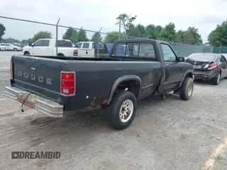 1987 Dodge Dakota z VIN 1B7GR14M2HS417062, wystawiony jako IAAI lot #43035917 z przebiegiem 189 633 mil mil oraz . Historia ofert i sprzedaży dostępna na DreamBid. Obrazek 4.