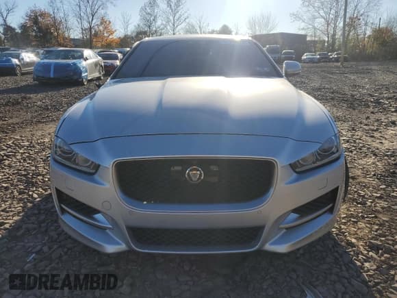 ✅ 2017 Jaguar XE 35t R-Sport • VIN: SAJAL4BV4HA959971 • Lot: 91518775. Wystawiony na Copart z przebiegiem 71 174 mil. Bezpłatny archiwum sprzedaży aukcyjnych z USA i szczegółowy raport historii pojazdu na DreamBid. Zdjęcie 5.