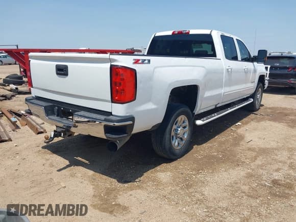 ✅ 2016 Chevrolet Silverado 2500HD LT • VIN: 1GC1KVE89GF211019 • Лот: 42670083. Опубликован ранее на IAAI с пробегом 204 428 миль. Бесплатный доступ к архиву аукционных продаж из США и подробный отчёт об истории автомобиля на DreamBid. Изображение 4.