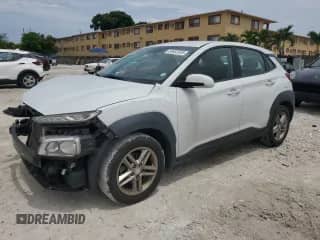 2018 Hyundai Kona SE z VIN KM8K12AA9JU066044, wystawiony jako Copart lot #63432535 z przebiegiem 100 723 mil mil oraz Szkoda całkowita • Salvage title. Historia ofert i sprzedaży dostępna na DreamBid. Obrazek 1.